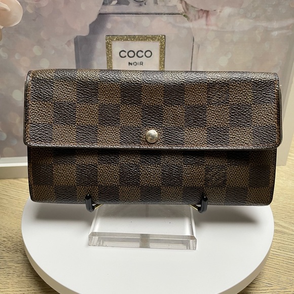 Louis Vuitton Brown Checkered Clutch with Gold Chain - Picture 1 of 11